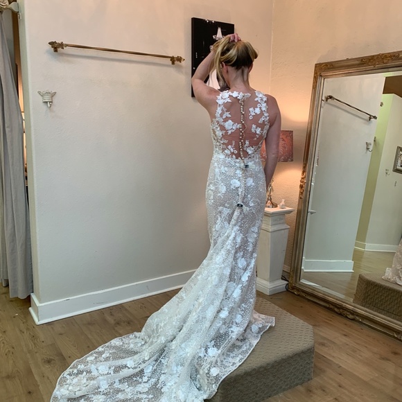 Essence of Australia Wedding Dress D2682 - Picture 3 of 4